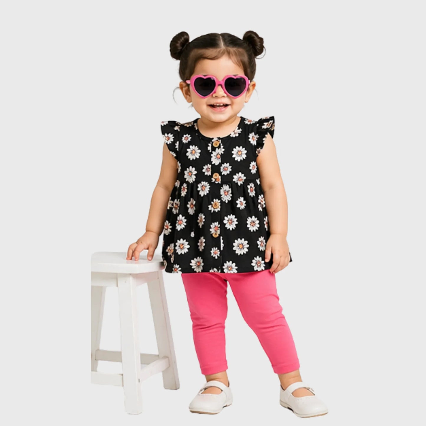 Mini Daisy Flutter-Sleeve Tunic, Leggings, and Heart Shades Set