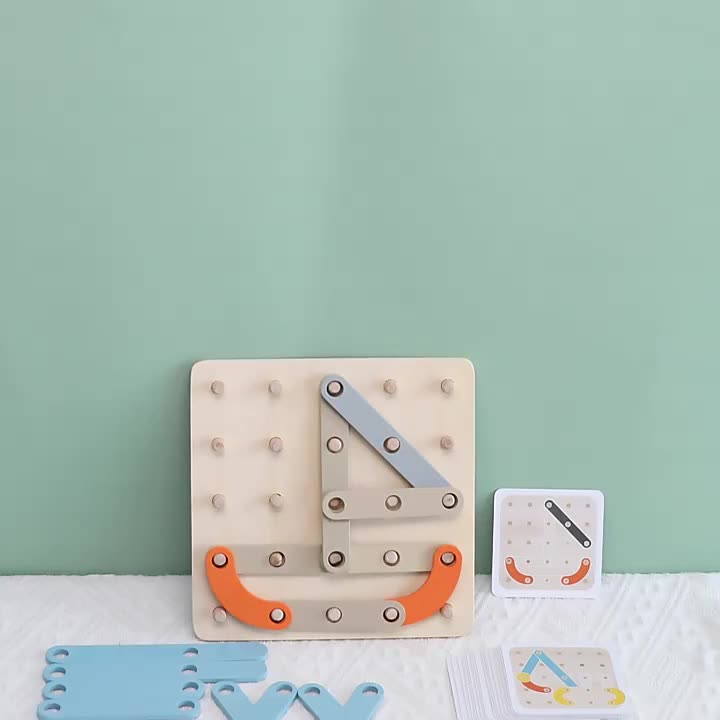 Creative Pegboard Building Set - STEM Construction Toy (3+)