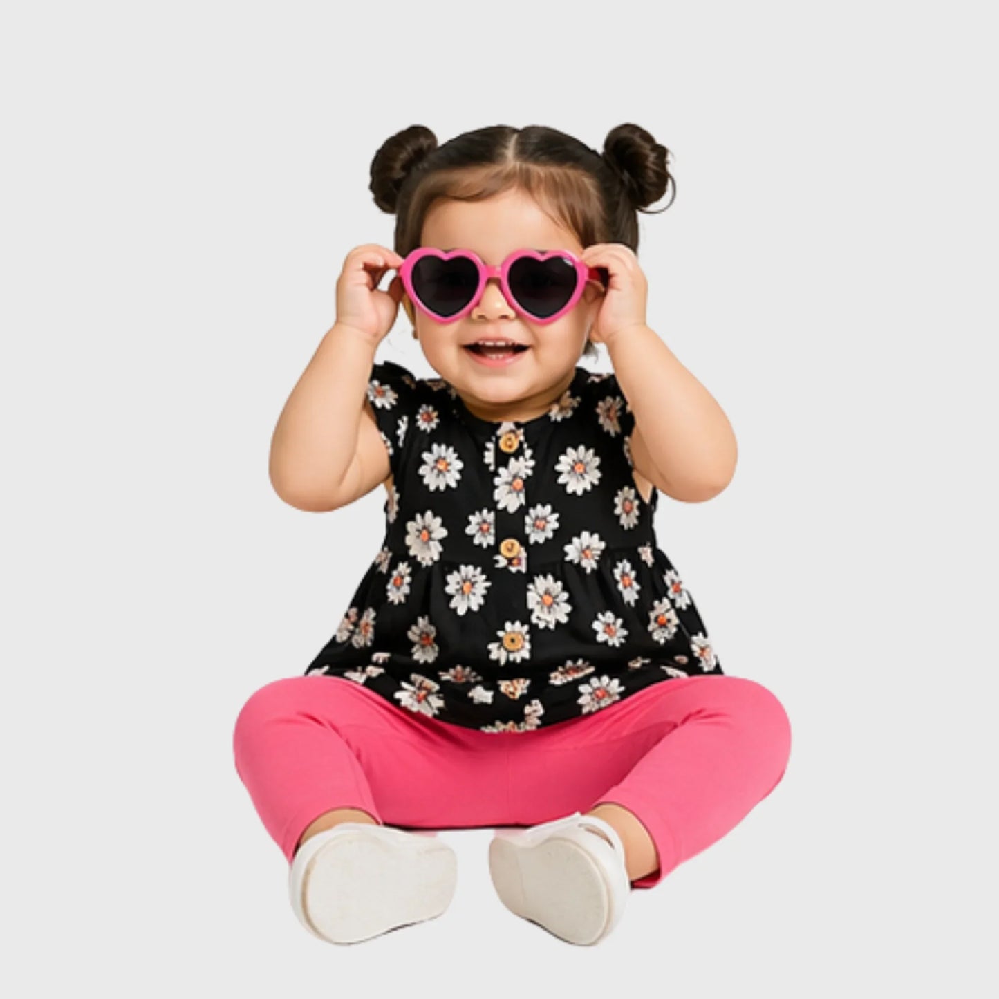 Mini Daisy Flutter-Sleeve Tunic, Leggings, and Heart Shades Set