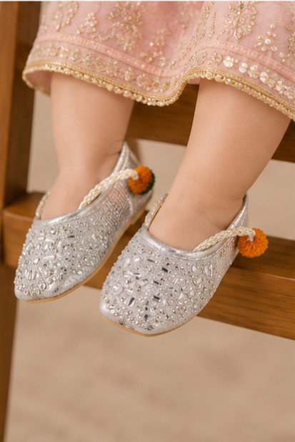 Kids Embellished Khussa – Silver/Gold