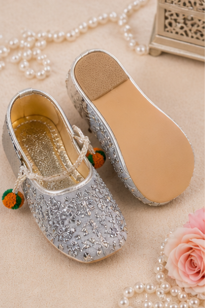 Kids Embellished Khussa – Grey/Silver