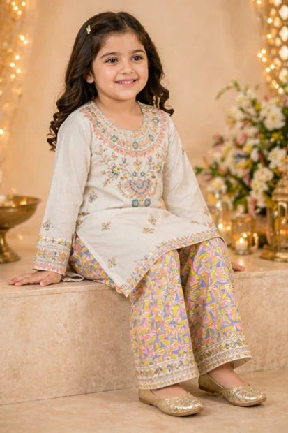 Girls Embroidered Kurta & Printed Set - Pastel Green