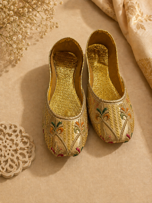 Ivory Gold Embroidered Khussa
