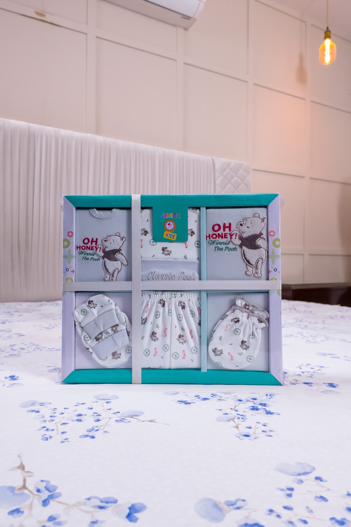 Oh Honey! 7-Piece Winnie the Pooh Baby Gift Set